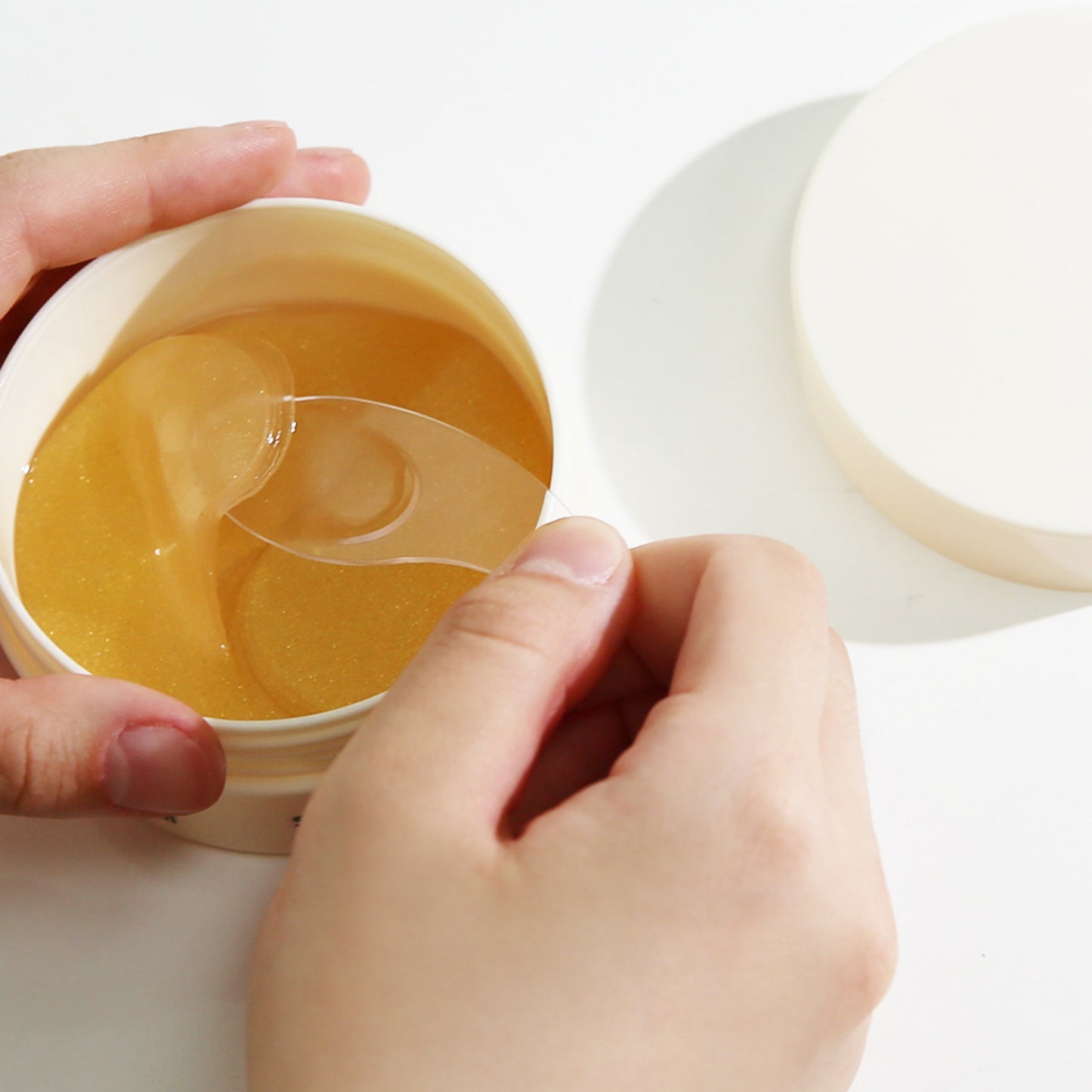 PERFECTION 100 24K GOLD EYE PATCH